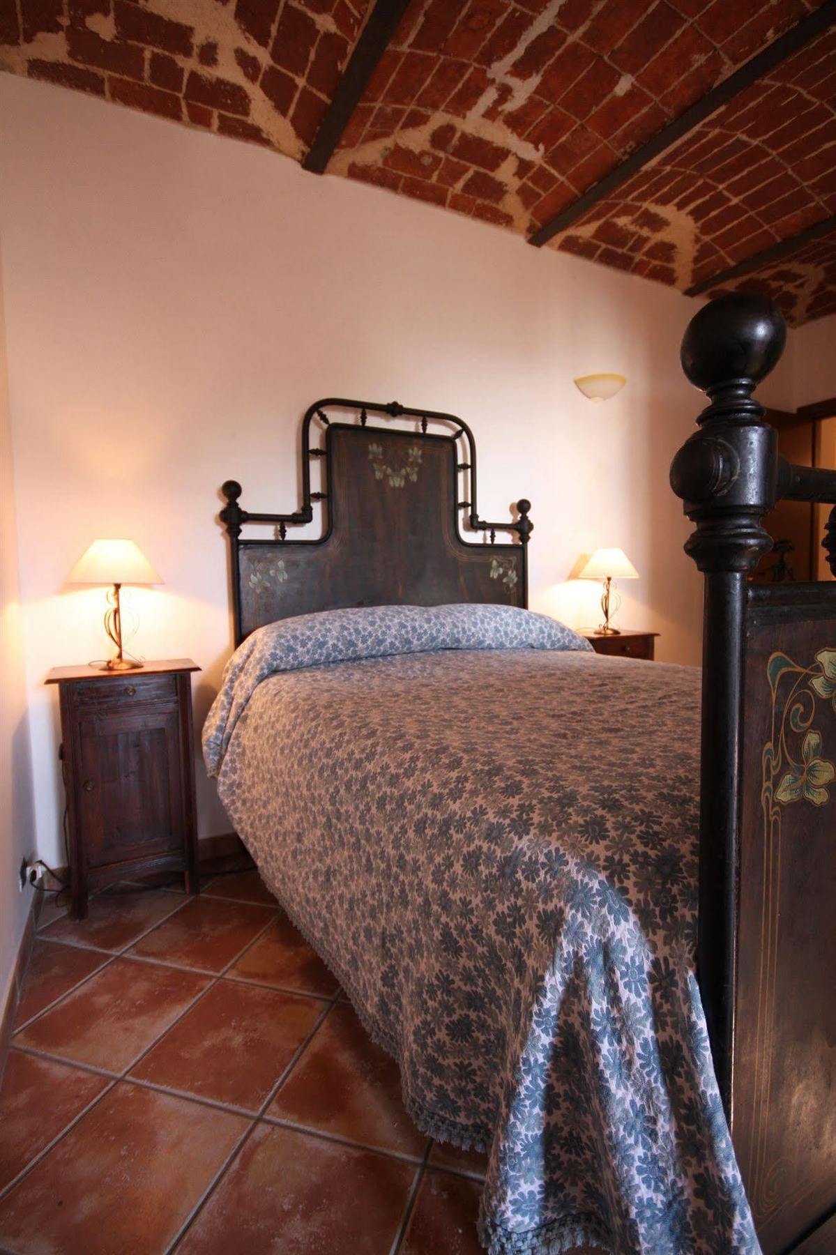 Relais San Desiderio Bed & Breakfast Calliano  Dış mekan fotoğraf